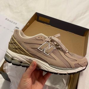 New balance sneaker 1906r